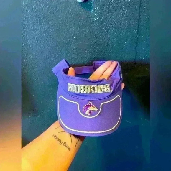 Women’s Washington Huskies Visor - Picture 1 of 4